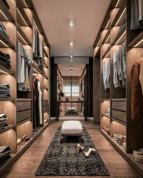 Realizzazione artigianale di libreria e cabina armadio su misura in vero legno